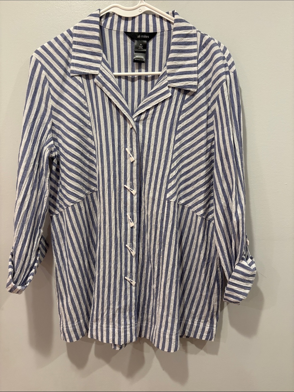 Ali Miles Blue and White Vertical Striped Button-Down Shirt ptp 21 length 29